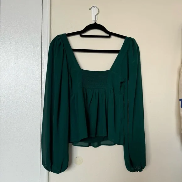 ❌ SOLD ❌ Abercrombie & Fitch Green Top with Sheer Sleeves - Picture 6 of 7